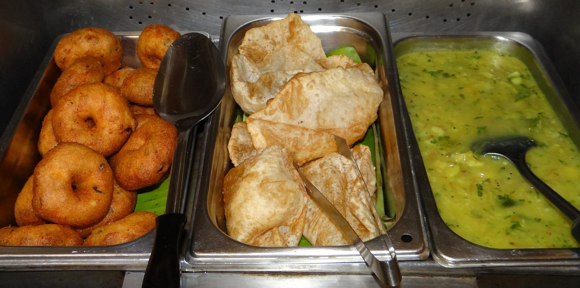 vada-poori-potato-sago-371366_1920