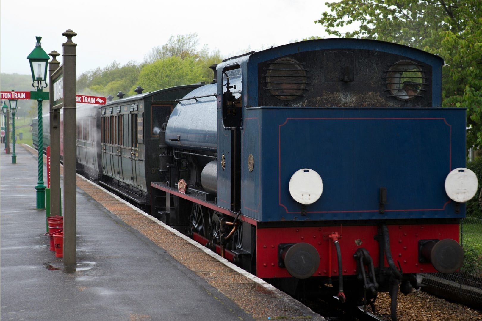 locomotive-395414_1920