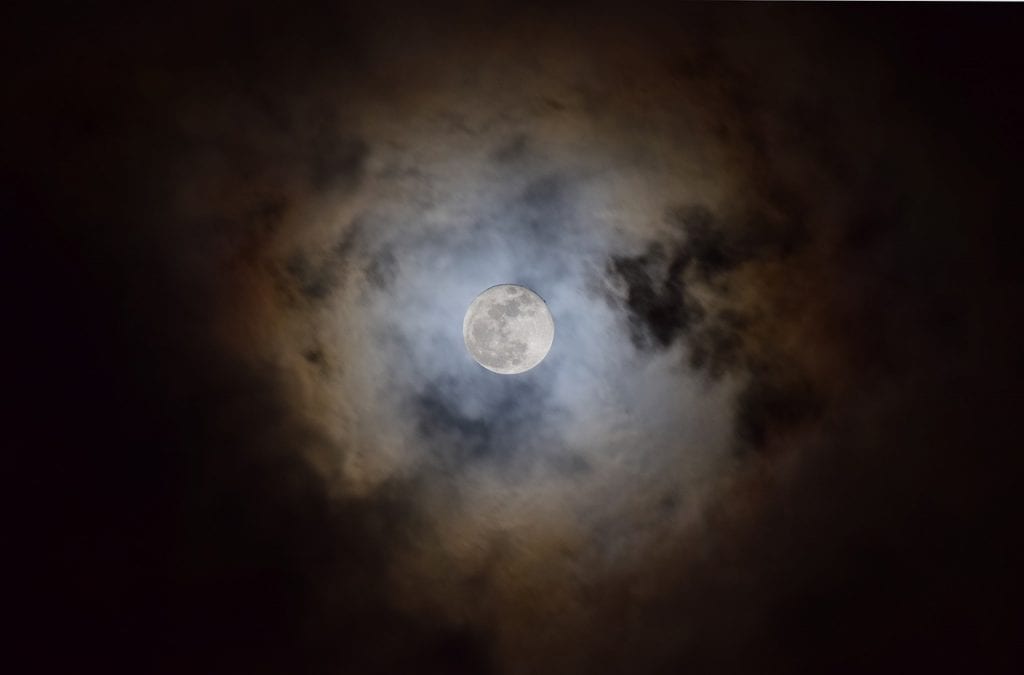 blank screen super moon